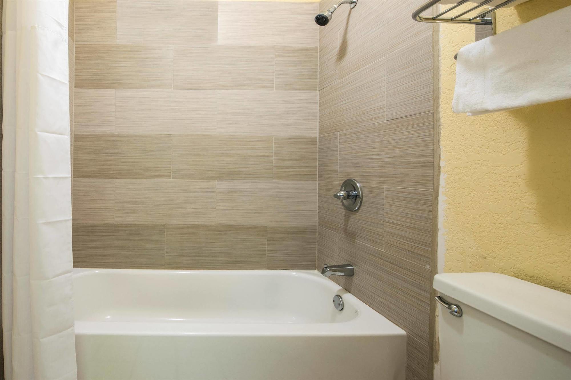 Days Inn By Wyndham Eastland Extérieur photo