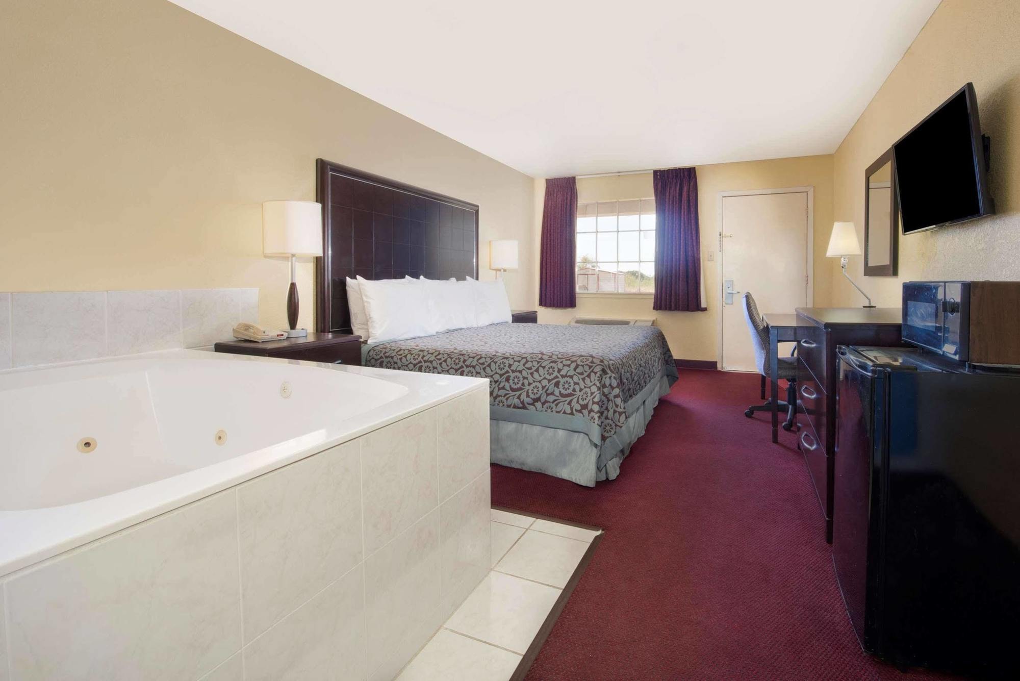 Days Inn By Wyndham Eastland Extérieur photo