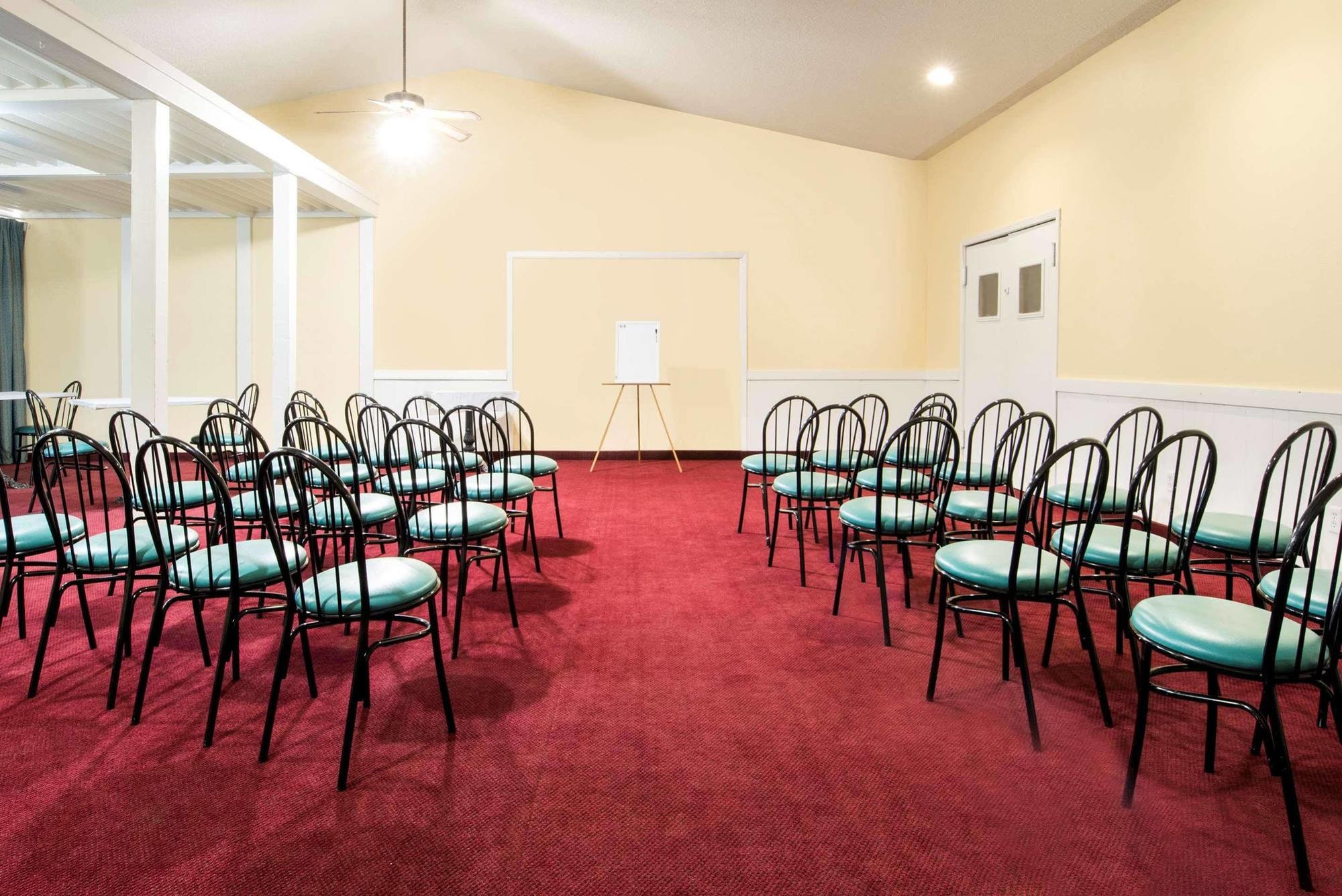 Days Inn By Wyndham Eastland Extérieur photo