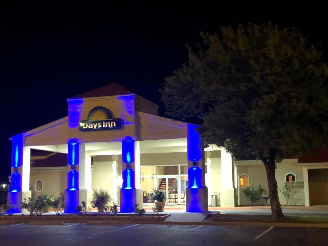 Days Inn By Wyndham Eastland Extérieur photo